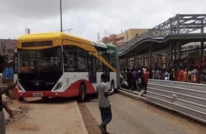 Lire la suite à propos de l’article Un bus BRT dérape