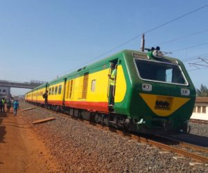 Lire la suite à propos de l’article « Le train va commencer à rouler 72 heures avant le grand Magal (Mansour Faye) »
