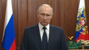 Lire la suite à propos de l’article Vladimir Poutine présente ses condoléances aux proches des victimes du crash de l’avion d’Evgueni Prigojine