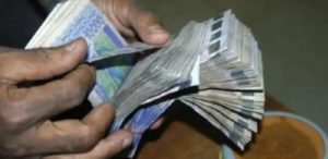 Lire la suite à propos de l’article 210 millions F CFA disparus : Interpol Abidjan traque à Dakar un Chinois qui a floué 13 Ivoiriens