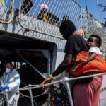 Lire la suite à propos de l’article Afflux de migrants à Lampedusa : la présidente de la Commission européenne se rendra sur l’île dimanche