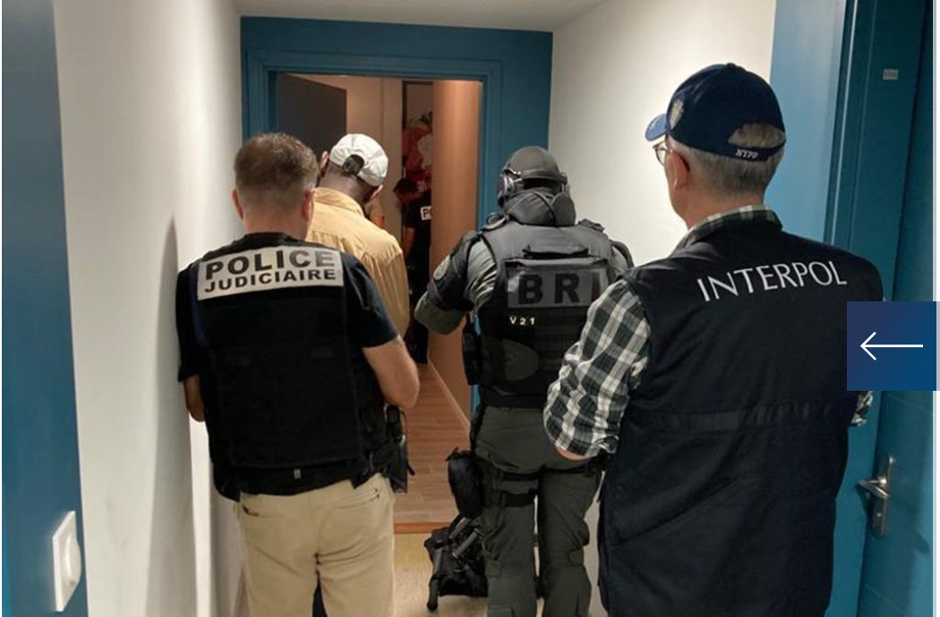 You are currently viewing La police française arrête 13 personnes pour trafic international de véhicules