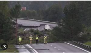 Lire la suite à propos de l’article Suède: une autoroute s’effondre sur une centaine de mètres dans le sud-ouest du pays