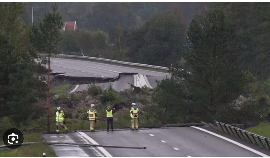 You are currently viewing Suède: une autoroute s’effondre sur une centaine de mètres dans le sud-ouest du pays