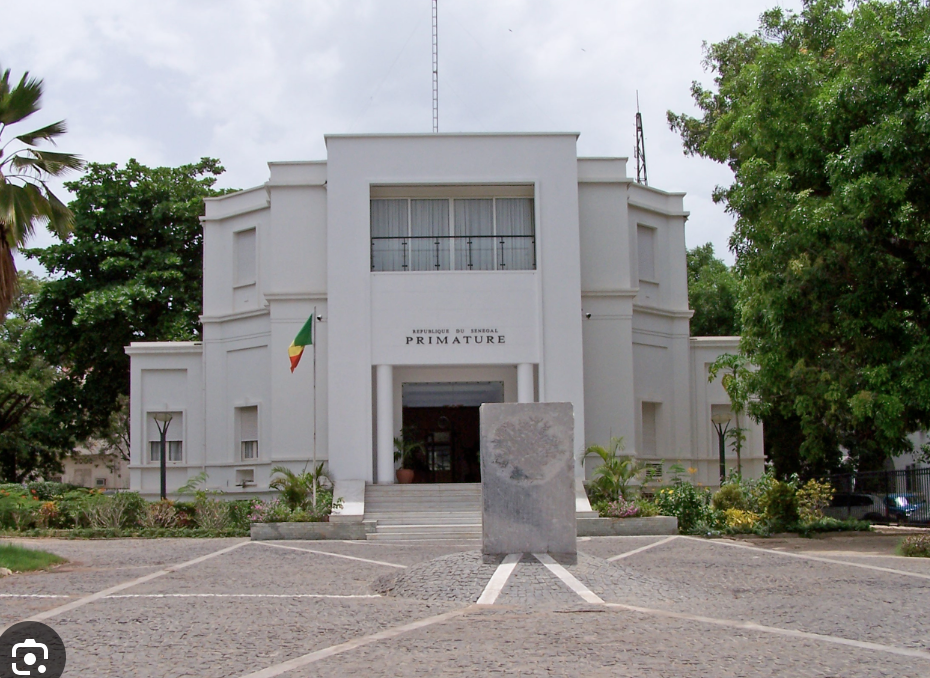 You are currently viewing REMANIEMENT : le poste de Premier ministre en mode clair-obscur