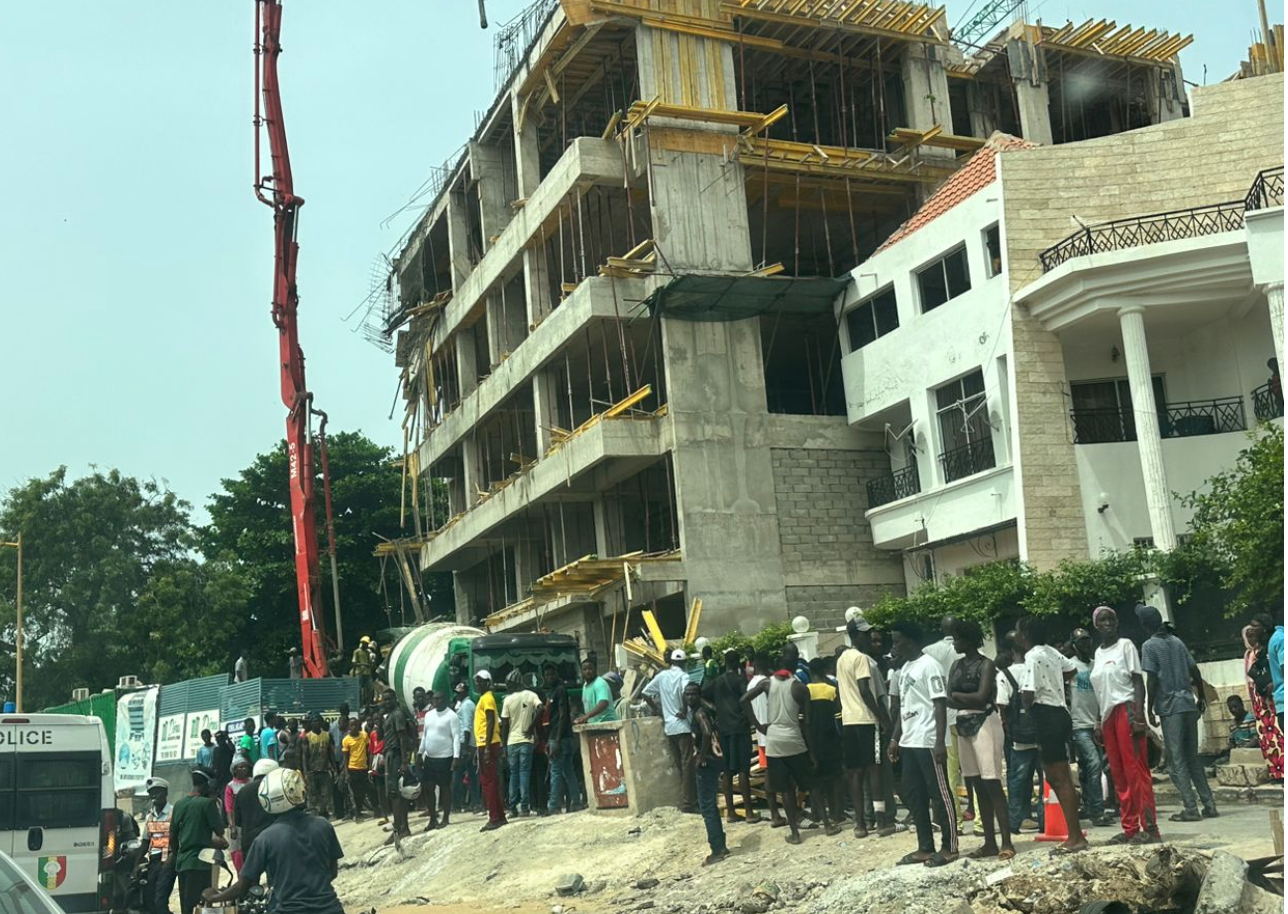 You are currently viewing Une partie d’un immeuble en construction s’effondre á Dakar