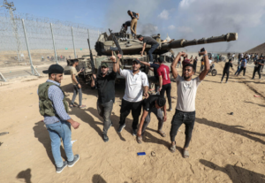 Lire la suite à propos de l’article Attaques du Hamas : ce que l’on sait de la prise d’otage de civils israéliens