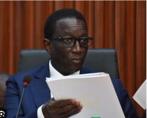 Lire la suite à propos de l’article AMADOU BA REPREND LES REINES DU GOUVERNEMENT