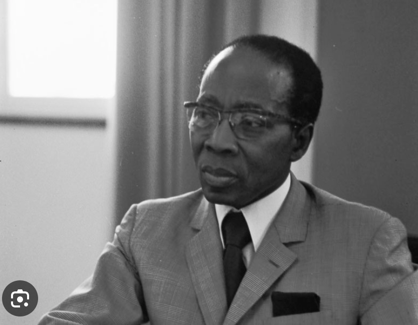 You are currently viewing Vente aux enchères des biens de Senghor : l’État du Sénégal entre dans la danse…