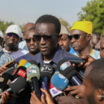 Lire la suite à propos de l’article Tournée économique : des coups de feu tirés devant Amadou Ba à Sakal