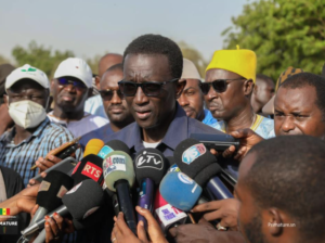 Lire la suite à propos de l’article Tournée économique : des coups de feu tirés devant Amadou Ba à Sakal