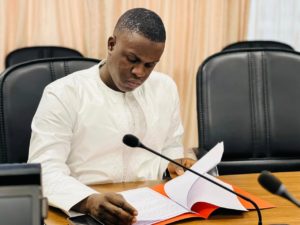 Lire la suite à propos de l’article RÉGULARISATION DES  PRESTATAIRES A LA LONASE : le Dg monsieur Abdourahmane Baldé satisfait d’autres doléances