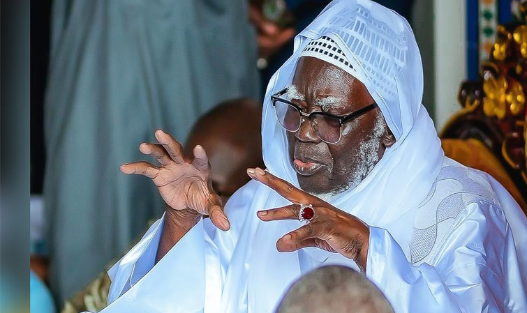You are currently viewing Présidentielle : Les deux messages de Serigne Mountakha à l’endroit des hommes politiques