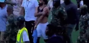 Lire la suite à propos de l’article ÉGYPTE: VICTIME D’UNE TENTATIVE D’AGRESSION, MOHAMED SALAH A DÛ ÊTRE ESCORTÉ PAR DES MILITAIRES AU LIBERIA