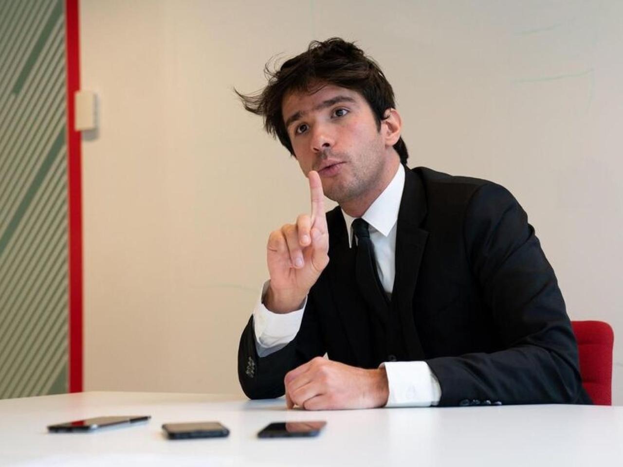 You are currently viewing Affaire Coline Faye : Juan Branco charge l’Élysée