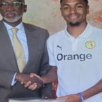 Lire la suite à propos de l’article Engagement citoyen : L’international sénégalais Abdou Diallo devient ambassadeur de PETROSEN
