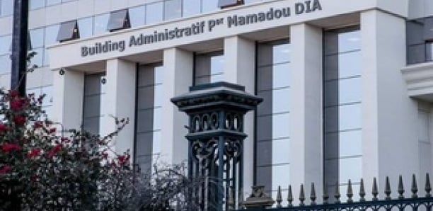You are currently viewing Administration publique : le nombre de fonctionnaires milliardaires révélé
