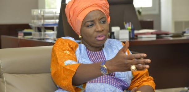 You are currently viewing « Deal sur une mine de diamant » : Mimi Touré réclame la mise en place d’une commission d’enquête parlementaire