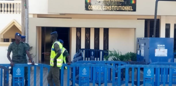 You are currently viewing Conseil constitutionnel : voici la liste des 21 personnalités qui vont contrôler les parrainages