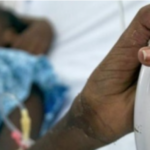 Lire la suite à propos de l’article Empoisonnement aux tessons de bouteille : la «niarel» envoie la «awo» enceinte et leur mari aux urgences