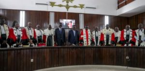 Lire la suite à propos de l’article Rentrée des cours et tribunaux: Macky Sall à la Cour suprême pour la «protection de la vie privée»