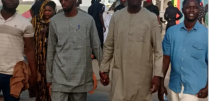 Lire la suite à propos de l’article Seydina Oumar Touré et le député Cheikh Aliou Béye libérés après une nuit de détention