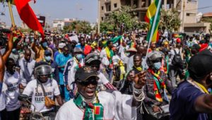 Lire la suite à propos de l’article F24, FC25, Aar Sunu Election et universitaires : « Fippu » pour une Présidentielle avant le 02 avril
