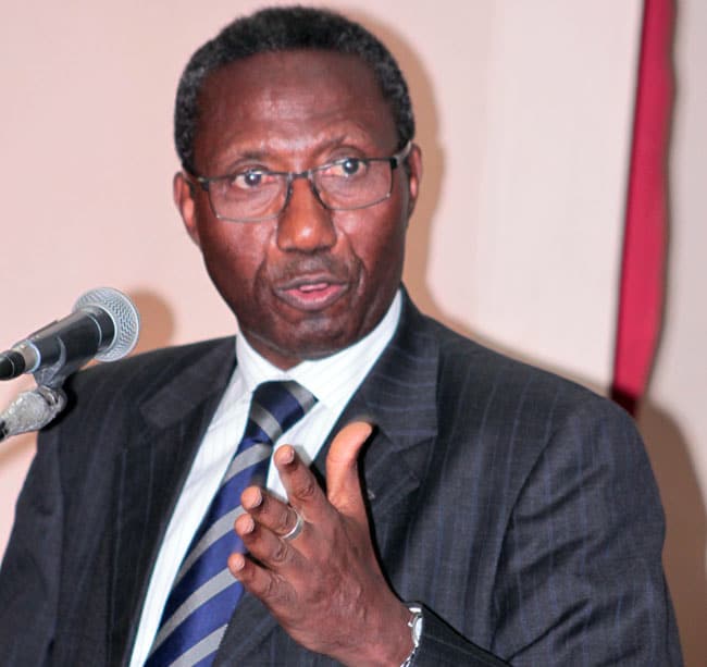 You are currently viewing Me Doudou Ndoye : « Macky Sall peut rester en fonction au-delà du 2 avril »