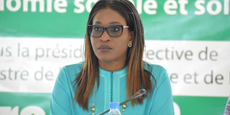 You are currently viewing Zahra Iyane Thiam au secours de Amadou Ba : «Rien ne devrait justifier le report de l’élection»