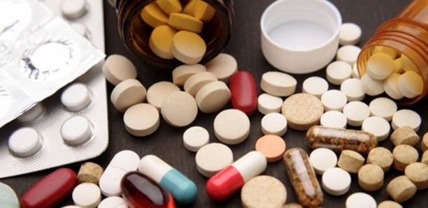 You are currently viewing Un dealer arrêté avec 721 comprimés de « volets » et des médicaments contrefaits