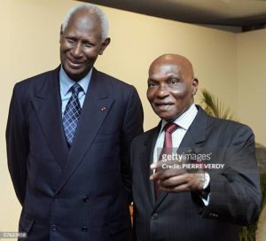 Lire la suite à propos de l’article Lettre conjointe de Diouf et Wade: Les deux ex présidents du Sénégal prêchent pour le dialogue