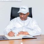 Lire la suite à propos de l’article Abdou Ndéné Sall, Directeur Général de la SENTER, accorde un don de 30 millions de FCFA pour soutenir les habitants de Tivaouane