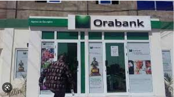 Lire la suite à propos de l’article Scandale à Orabank : Le Chef d’Agence Accusé de Détourner 400 Millions F CFA