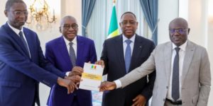 Lire la suite à propos de l’article Dialogue National : Le président de la République a reçu le rapport