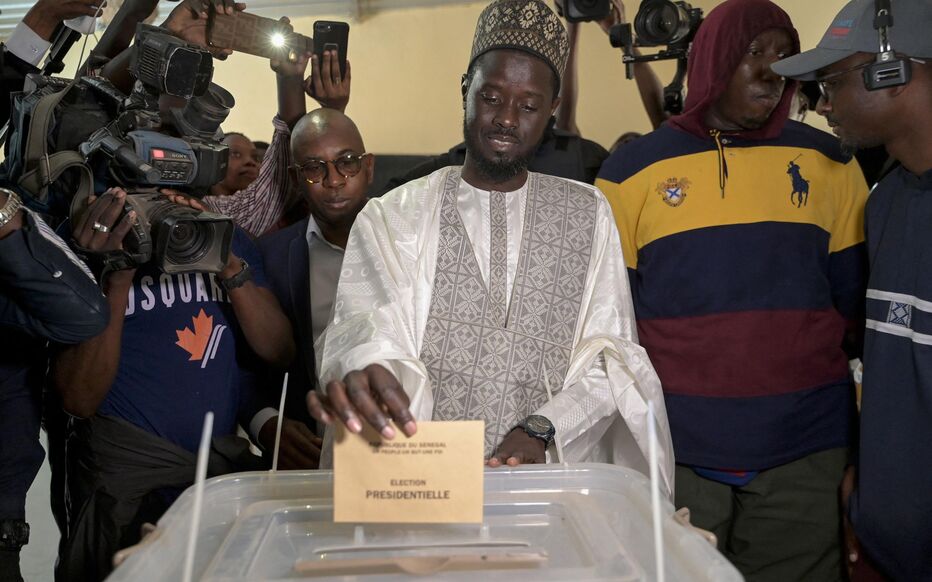 You are currently viewing Bassirou Diomaye Faye Élu Nouveau Président de la République : Une Élection Historique à Plus d’un Titre