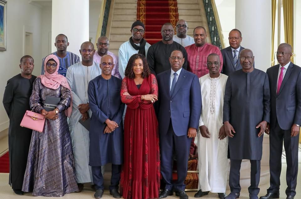 You are currently viewing Maimouna Ndour réapparaît après son agression : Retour aux affaires et soulagement des sympathisants