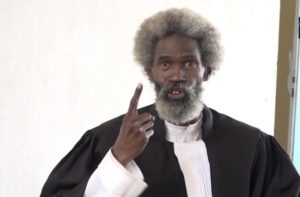 Lire la suite à propos de l’article L’Etat de droit : Maître Clédor Ly au pupitre de la sécurité juridique.