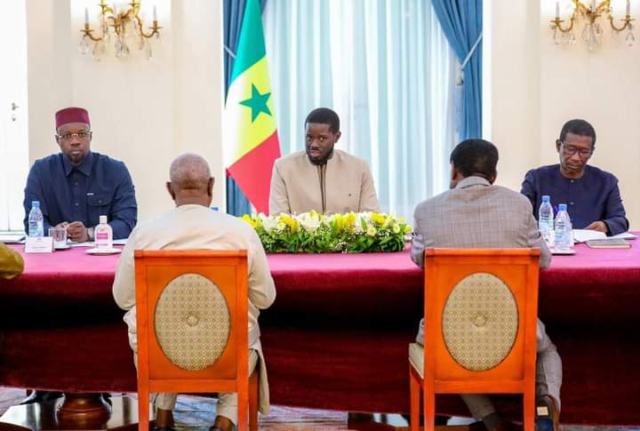 You are currently viewing SUPPOSÉE MOTION DE CENSURE CONTRE LE GOUVERNEMENT SONKO: LES DÉPUTÉS DE BENNO DISENT ŒUVRER PLUTÔT POUR LA CONCERTATION ET LE DIALOGUE INTERNE
