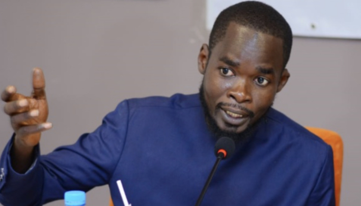 You are currently viewing Babacar Ba du Forum du justiciable condamne les propos de Bah Diakhaté: « Diffusion de fausses nouvelles »