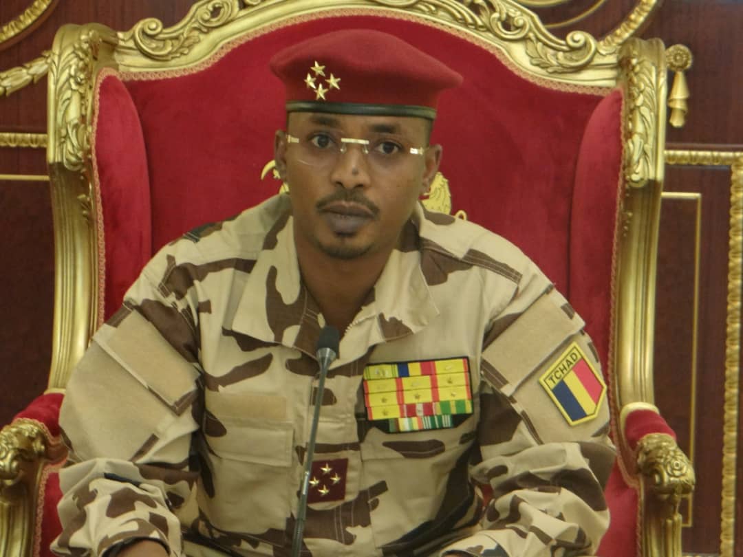 Lire la suite à propos de l’article Tchade : Le jeune général Mahamat Idriss Déby Itno dans les pas de son père.