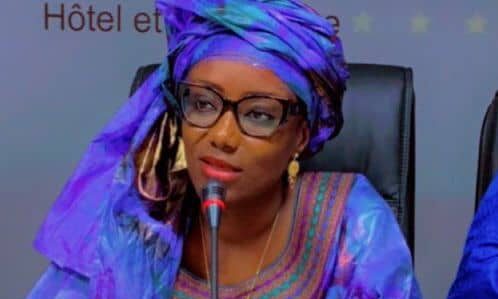 You are currently viewing Parti Du Rassemblement Pour Le Peuple : La Fille De Mamoune Niass Hérite Du Parti