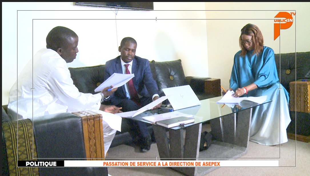 You are currently viewing Passation de service à l’Asepex : Le nouveau DG Modou Mbène Guèye éclate en sanglots, Zahra Iyane Thiam « furtive »