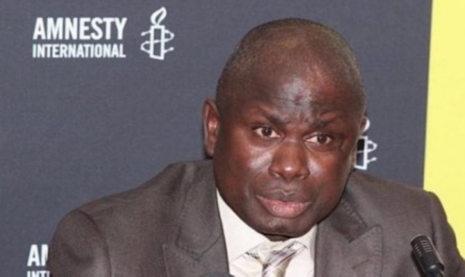 You are currently viewing Seydi Gassama prévient face à la situation des Burkinabés devant l’ambassade du Sénégal : «Ils n’ont pas à mêler Diomaye et Sonko à cette affaire»