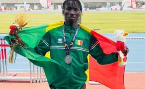 Lire la suite à propos de l’article Champion d’Afrique d’athlétisme: Louis François Mendy reçoit une modique prime de la fédération
