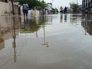 Lire la suite à propos de l’article Premières Pluies et Inondations : Fortes pluies sont tombées à Kaolack, plusieurs quartiers inondés