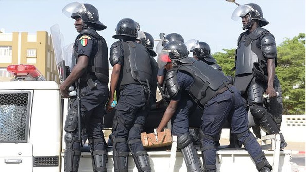 You are currently viewing Gros scandale dans la police : 9 agents impliqués, une affaire de 200 millions FCFA en jeu