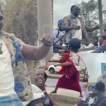 Lire la suite à propos de l’article Lutte sénégalaise : le Tarkinda de retour au pays à quelques heurs de son face à face avec Modou Lô