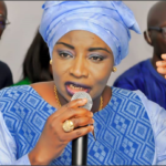 Lire la suite à propos de l’article Face à la presse : Mimi Touré exige la démission de Macky Sall à la tête de l’APR