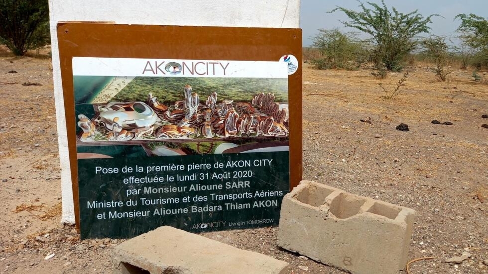 You are currently viewing 4bis – Projet de « ville nouvelle » à Mbodiène : L’Etat du Sénégal retire 50 hectares à Akon