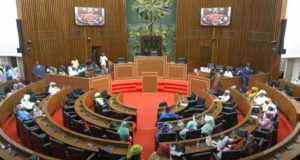 Lire la suite à propos de l’article Assemblée nationale : Les députés procèdent au toilettage du règlement intérieur Ayib Daffé, Abdou Mbow et Mamadou Lamine Thiam sont d’accord